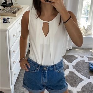 Flowy tank